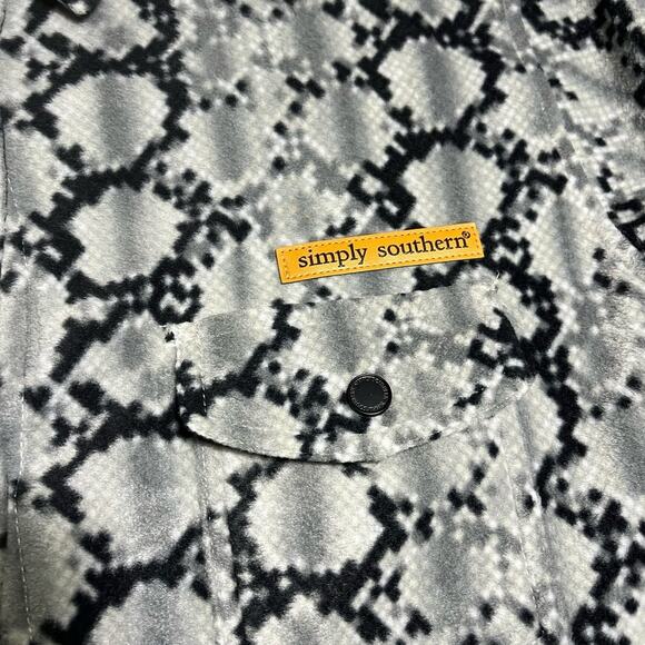 Simply‎ Southern XL Fleece Jacket Shacket Black Gray Snake Skin Button Shirt EUC - Picture 3 of 8